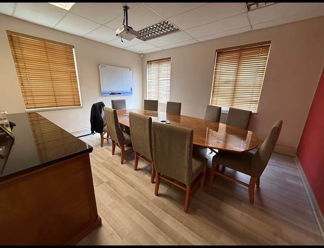 381M² OFFICE TO LET IN KILLARNEY